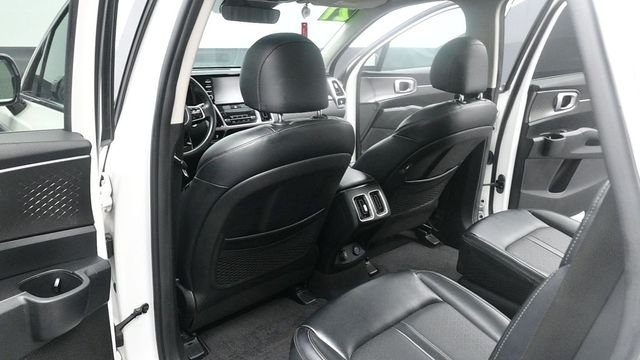 Used 2021 White Kia EX image 24