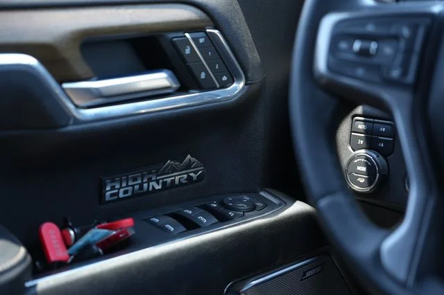 Used 2023 Red Chevrolet High Country image 16