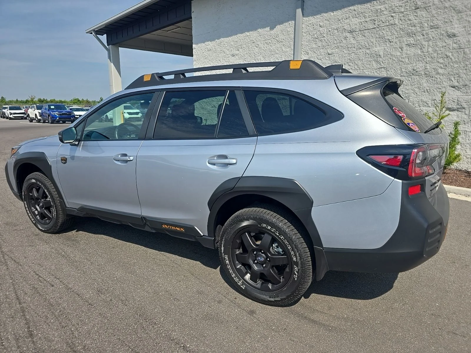 Used 2025 Ice Silver Metallic Subaru Wilderness image 14