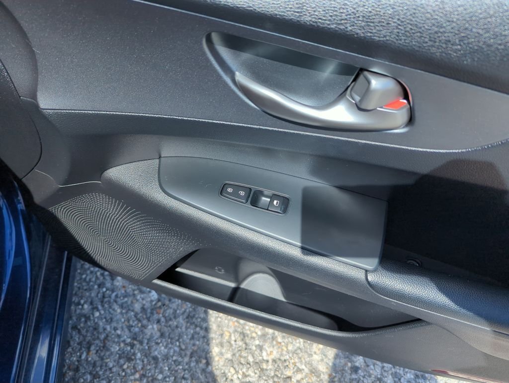 Used 2021 Blue Kia LXS image 32