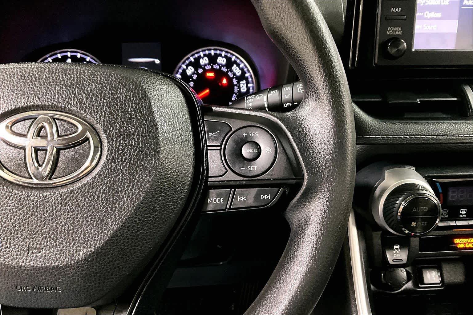 Used 2019 Midnight Black Metallic Toyota XLE image 25