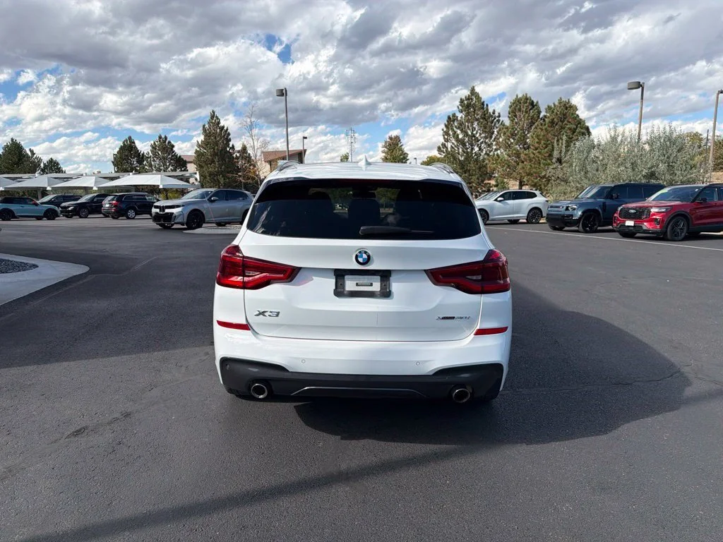 Used 2021 Alpine White BMW xDrive30i image 4