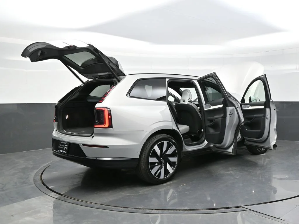 2025 Volvo EX90 Ultra - Photo 42
