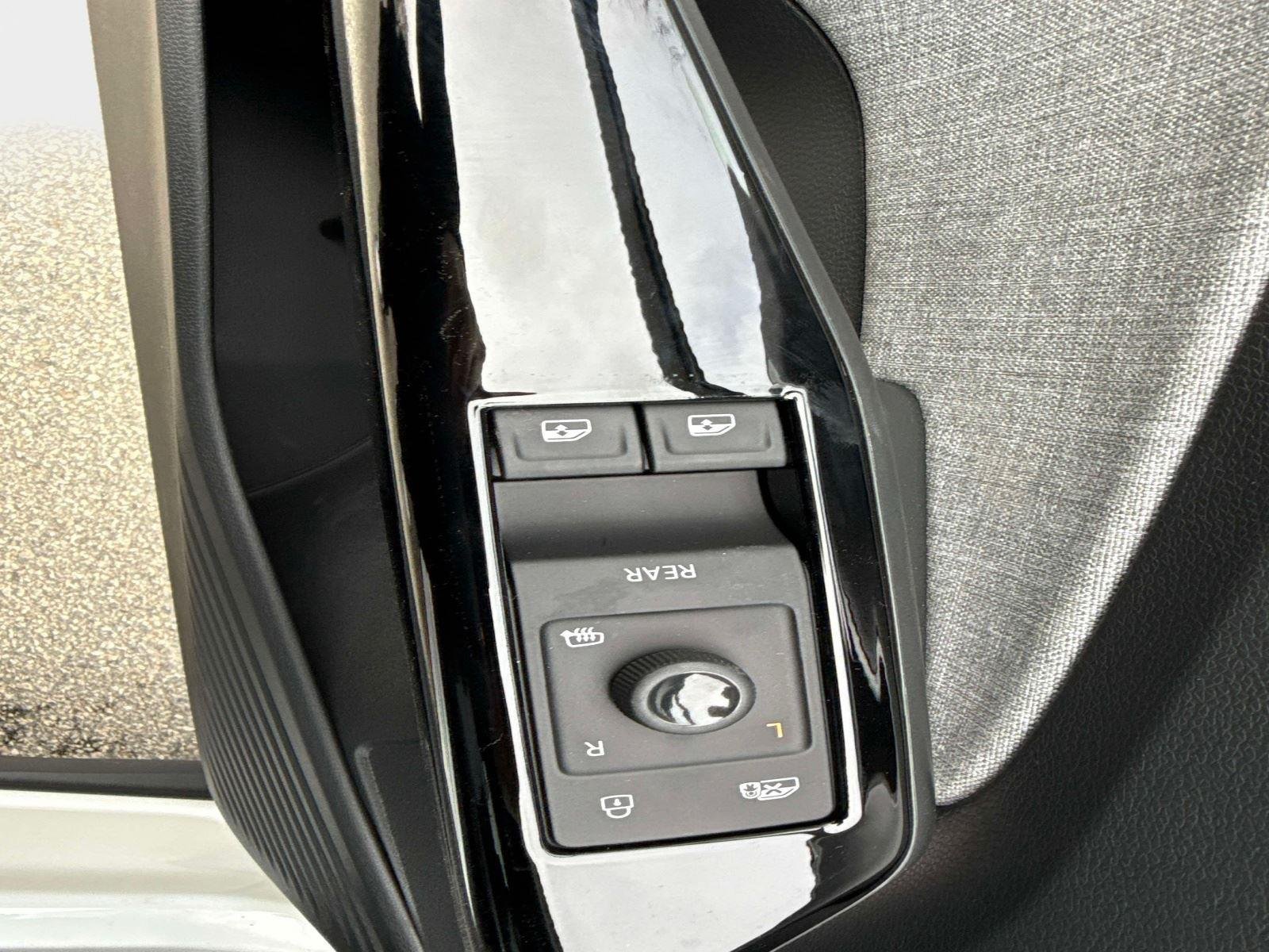 2025 Volkswagen ID.4 PRO - Photo 20
