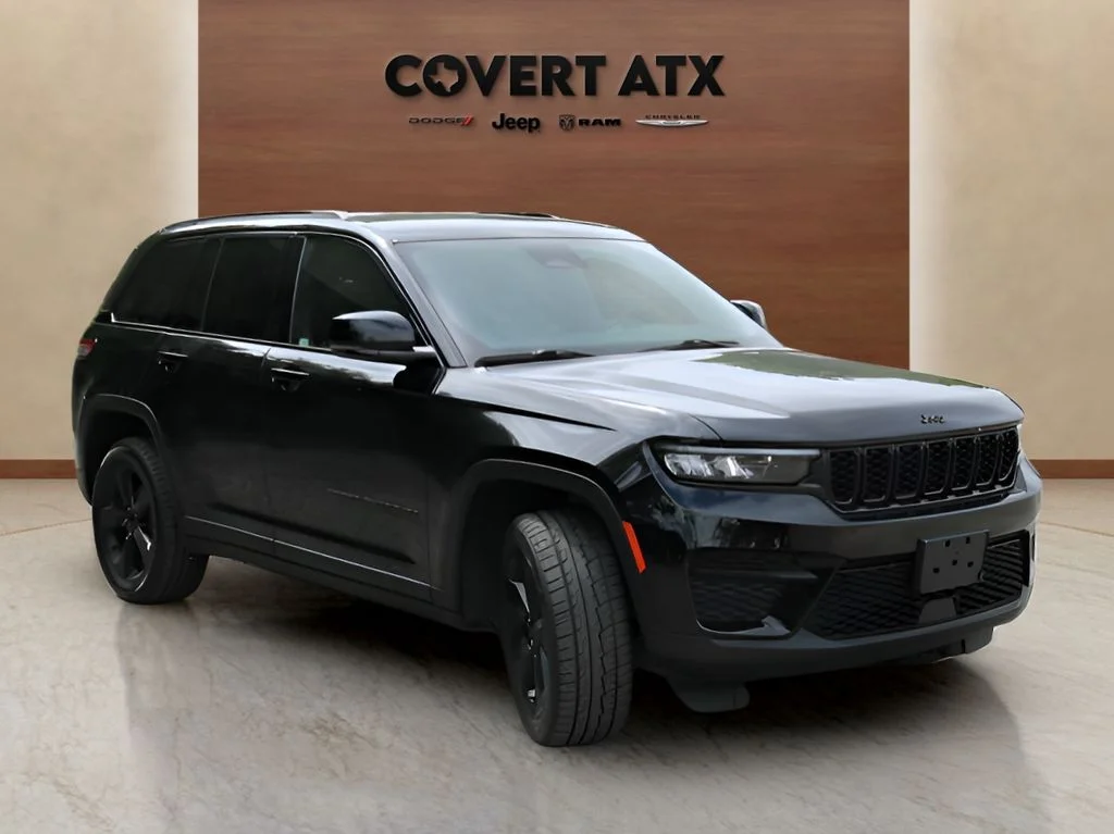 Used 2023 Black Jeep Altitude X image 7