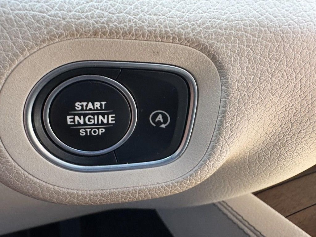 Used 2022 Polar White Mercedes-Benz GLE 450 image 23