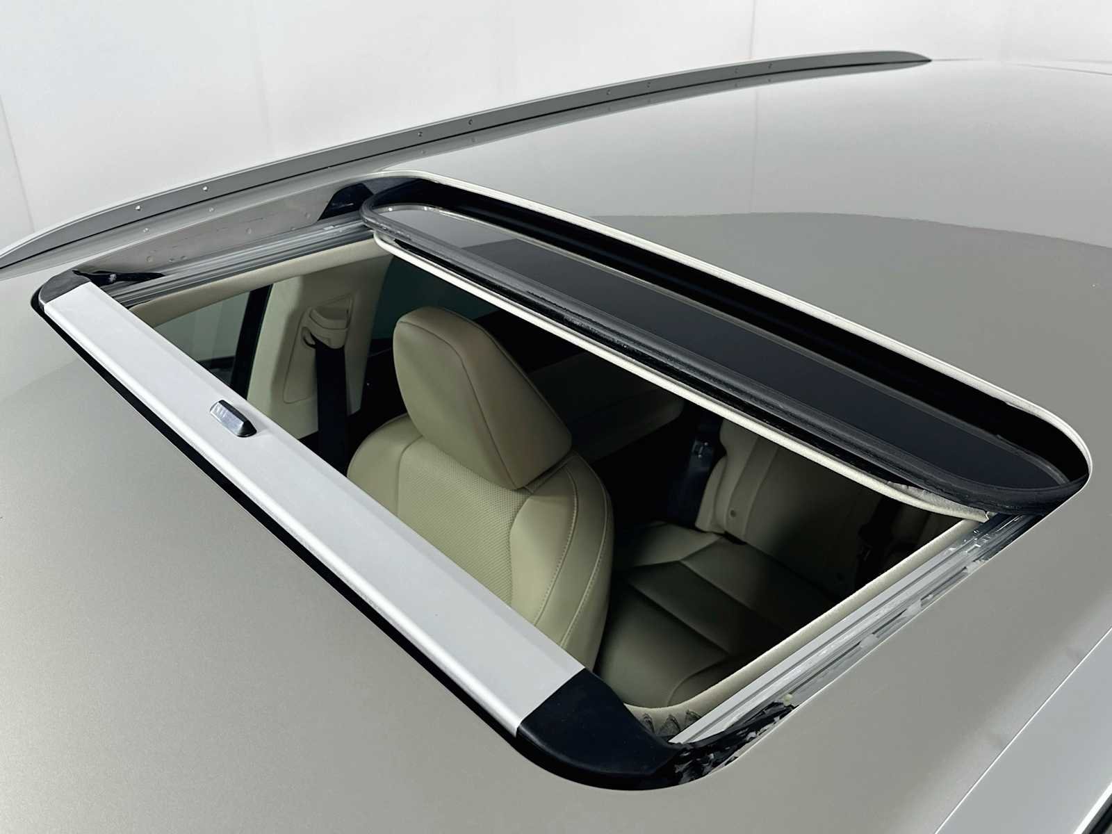 Used 2020 Moonbeam Beige Metallic Lexus  image 19
