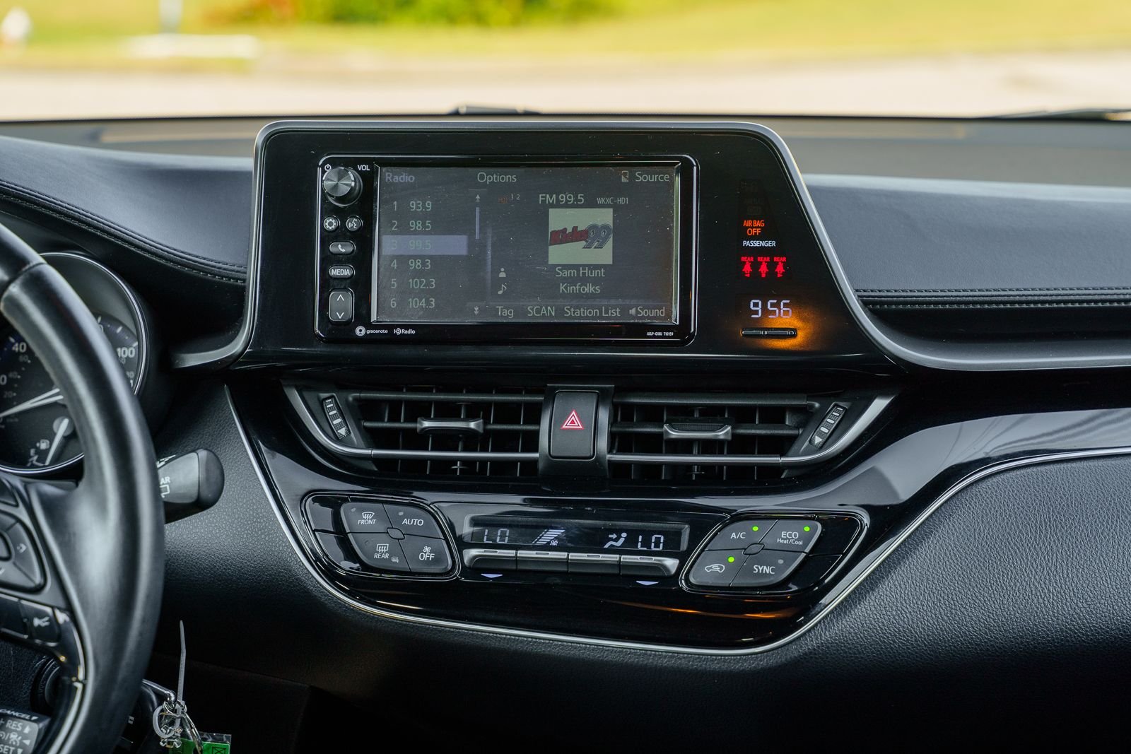 Used 2018 Gray Toyota XLE image 33