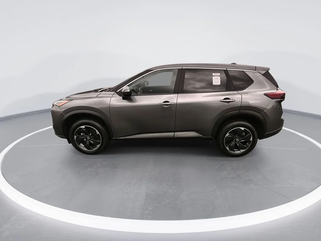 Used 2024 Gray Nissan SV image 5