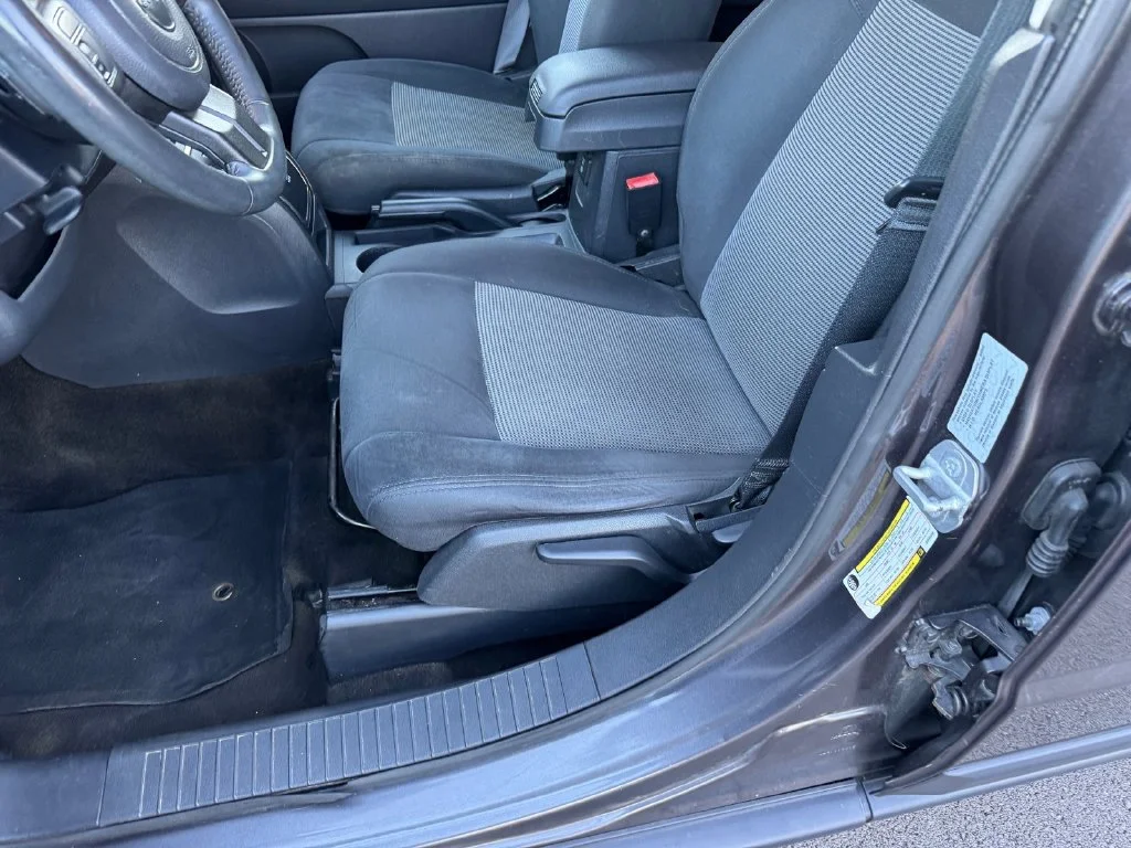 Used 2016 Gray Jeep Latitude image 6