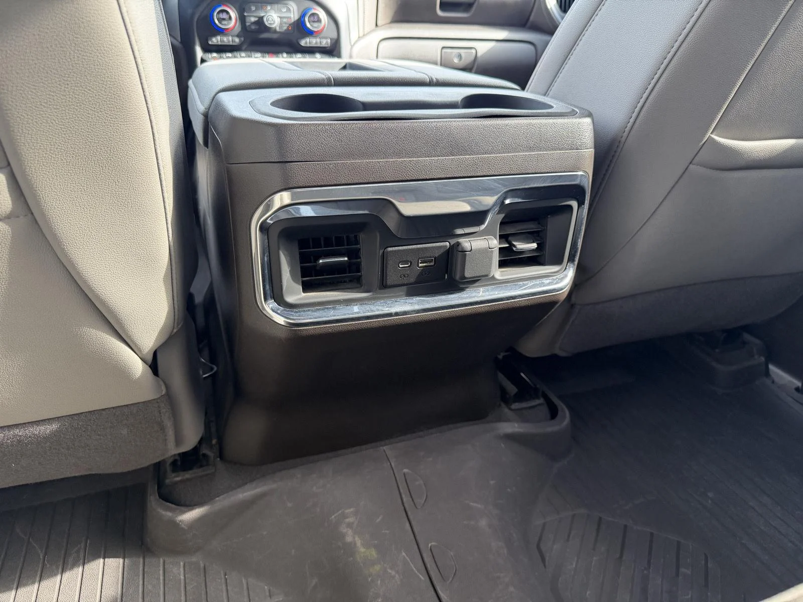 Used 2022 Summit White Chevrolet LTZ image 9