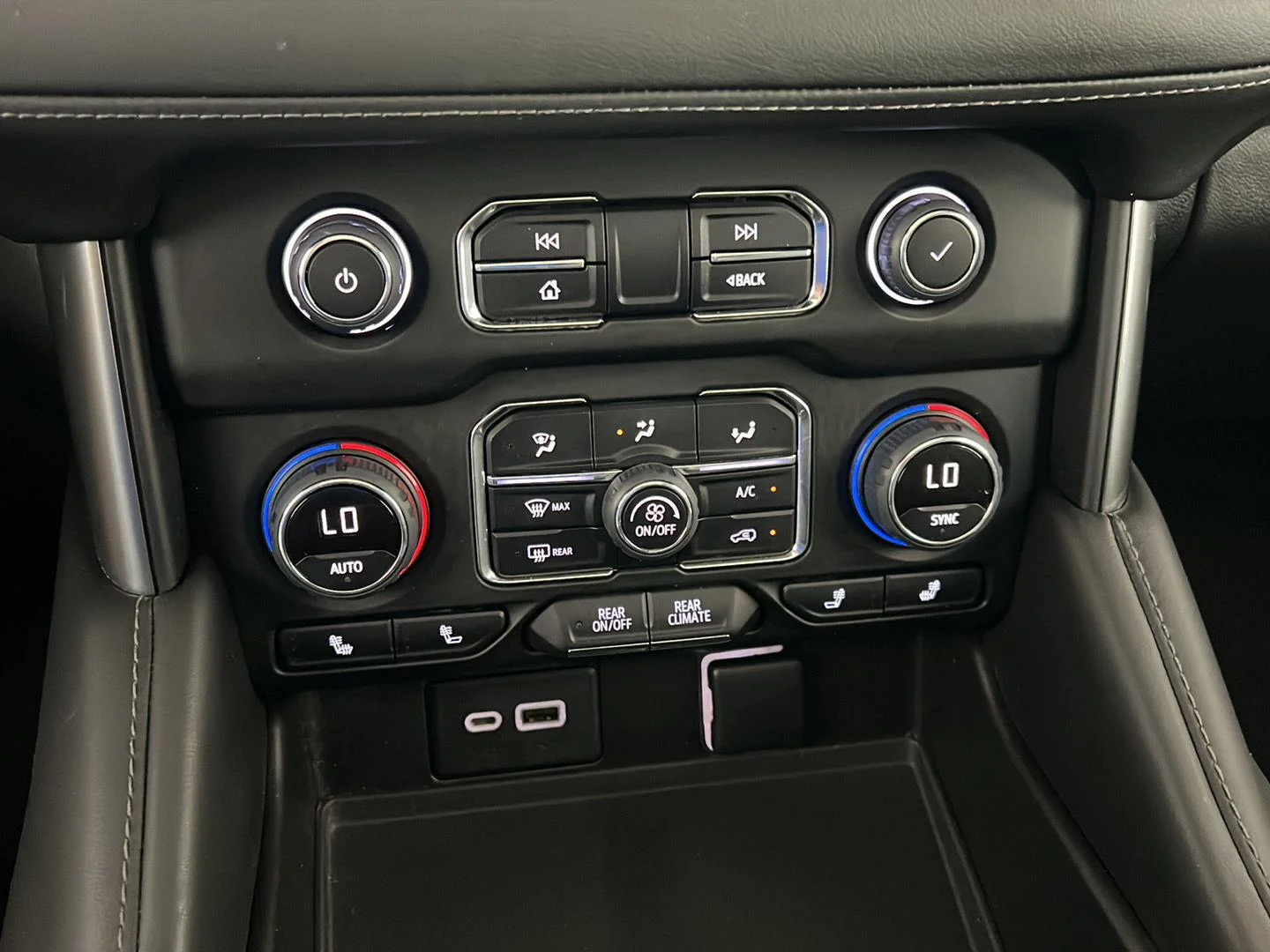 Used 2022 Black Chevrolet Z71 image 19