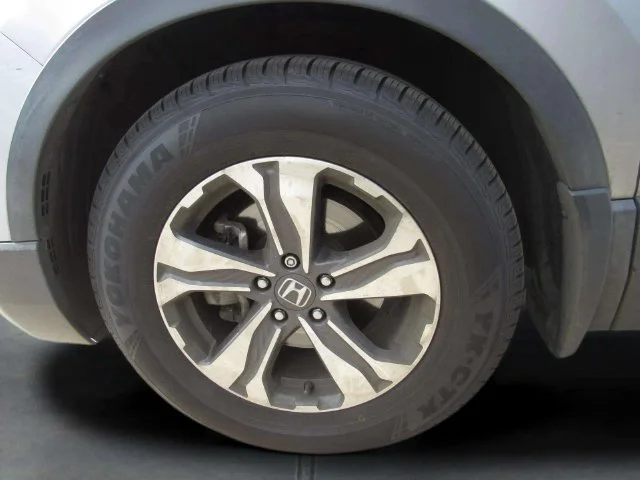 Used 2017 Lunar Silver Metallic Honda LX image 5