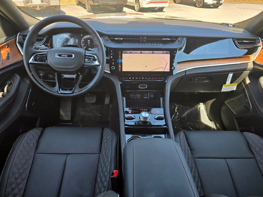 New 2027 Gray Jeep Summit image 6