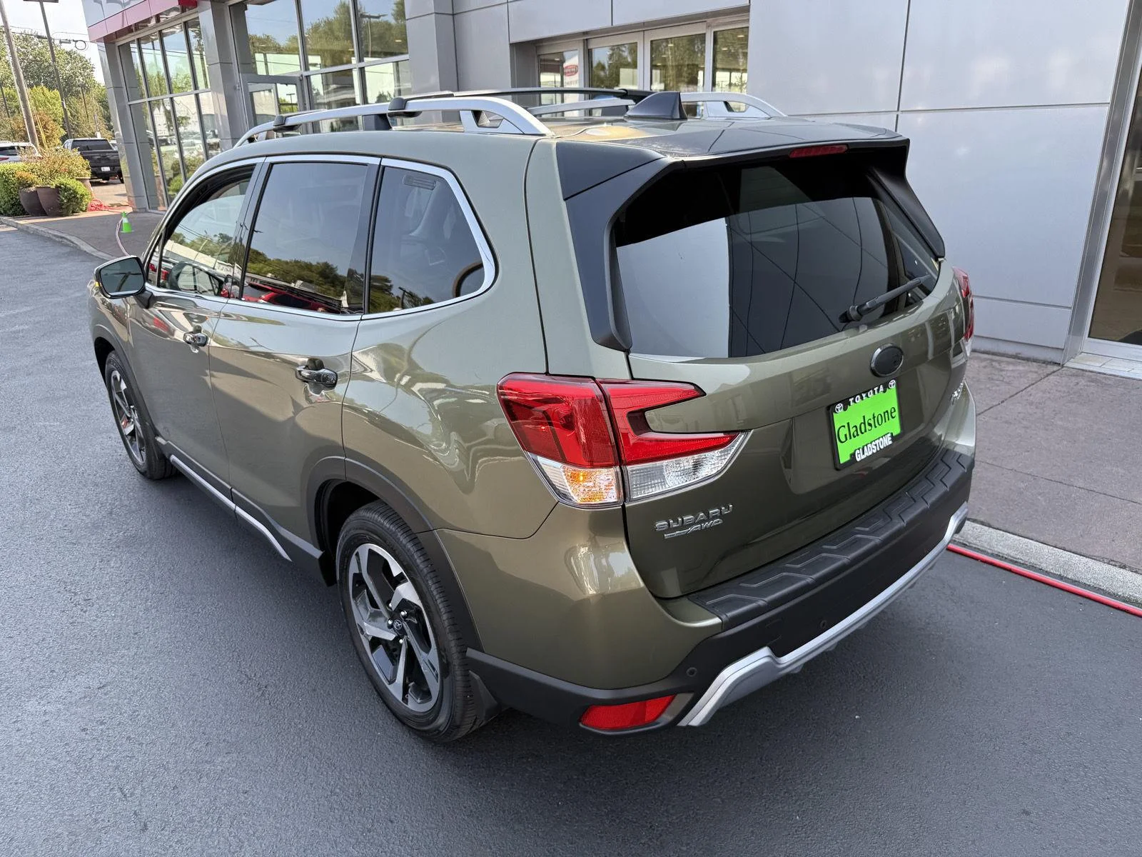 Used 2024 Autumn Green Metallic Subaru Touring image 3