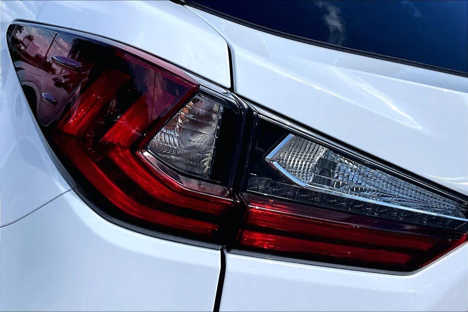 Certified Used 2022 Ultra White Lexus F SPORT Handling image 29