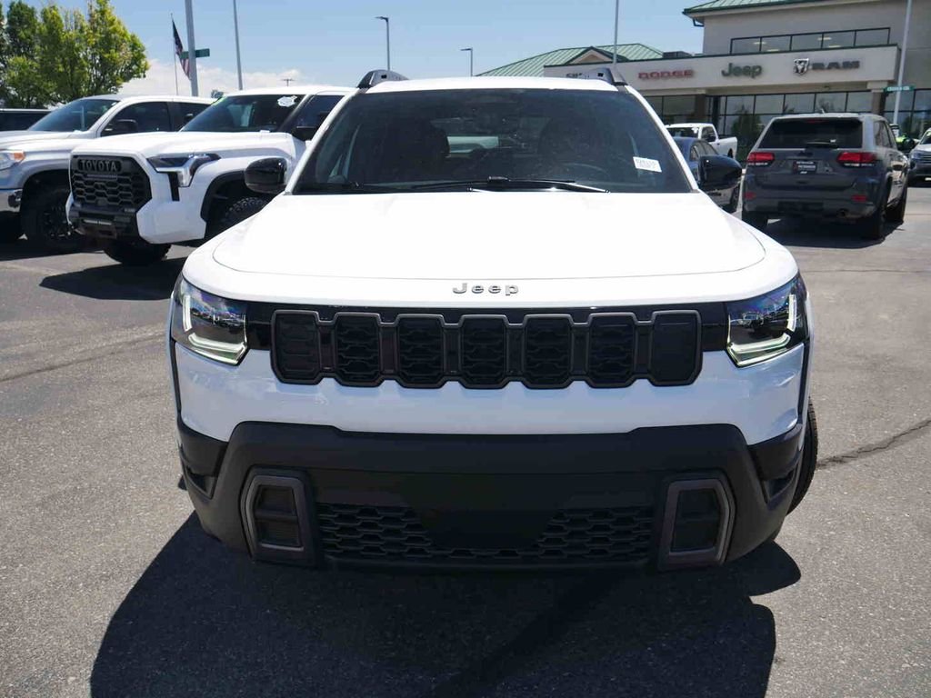 New 2026 Bright White Clear-Coat Exterior Paint Jeep Limited image 2