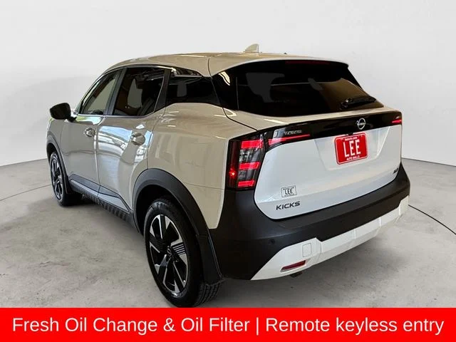 Used 2025 White Nissan SV image 3