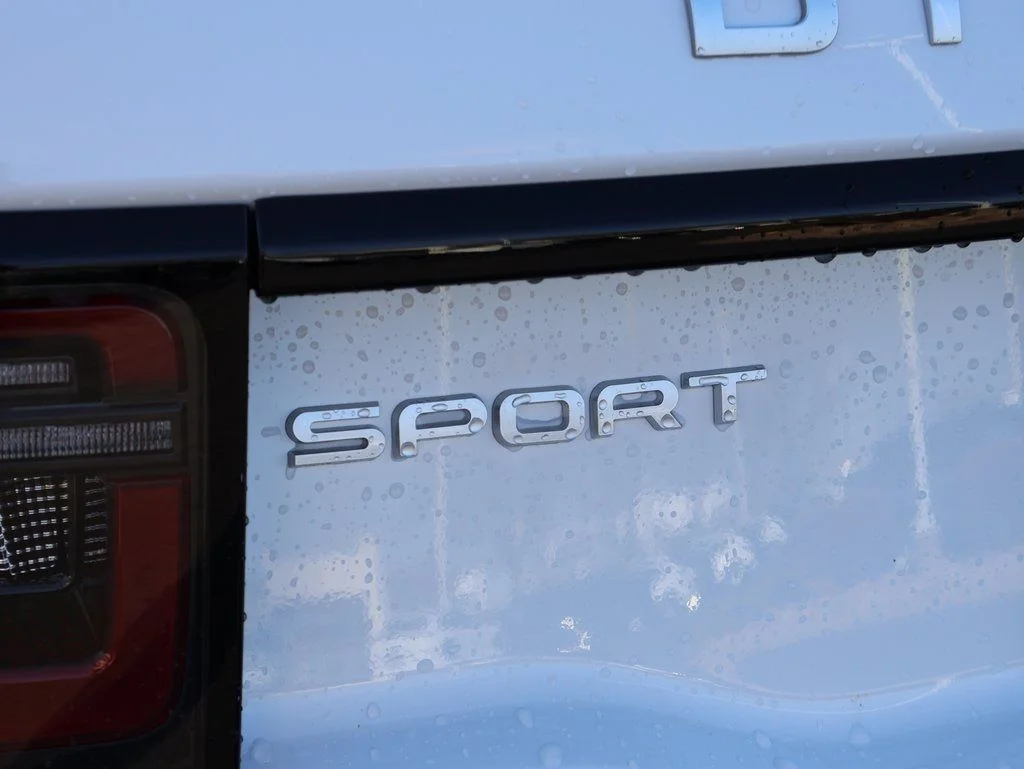 New 2025 Fuji White Land Rover S image 9