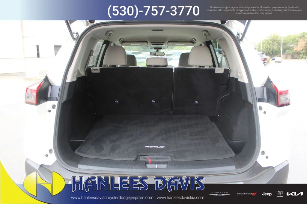 Used 2021 White Nissan SV image 10