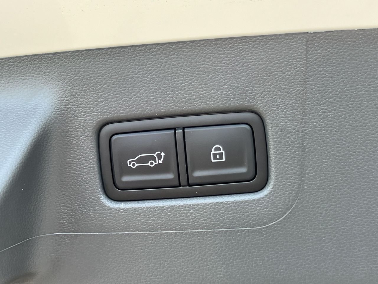New 2026 Serenity White Hyundai Limited 6P image 14