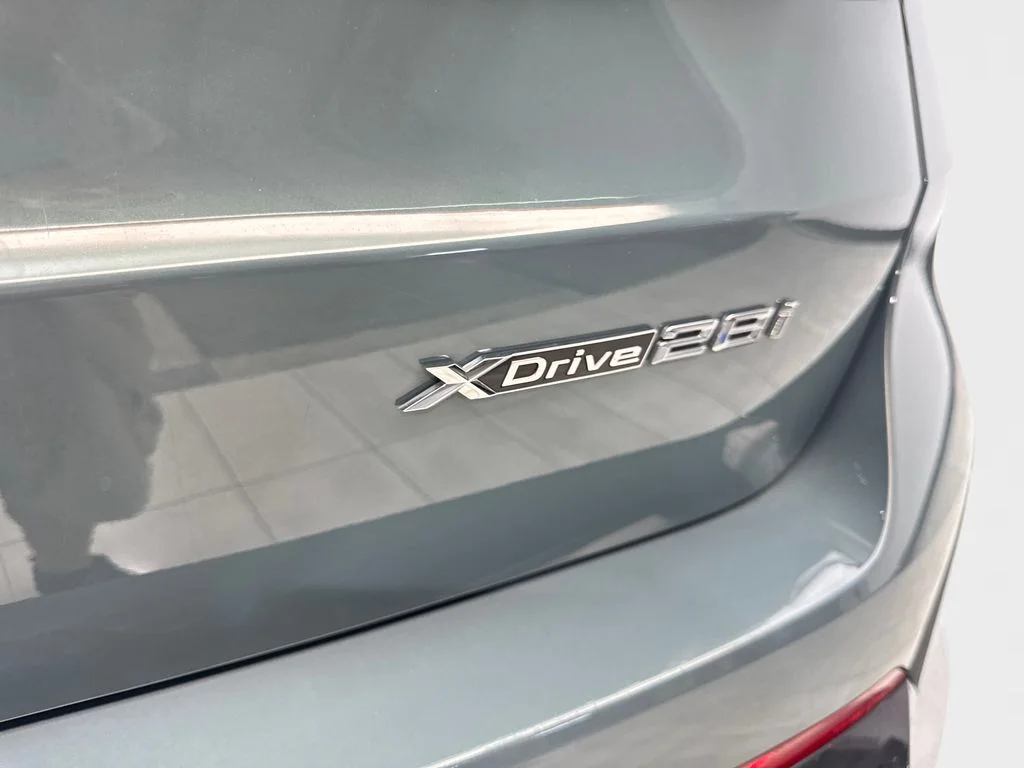 Used 2023 Green BMW xDrive28i image 24