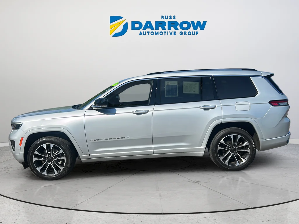 Certified Used 2023 Silver Jeep Overland image 2