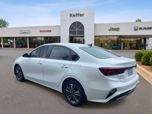 Used 2024 White Kia LXS image 4