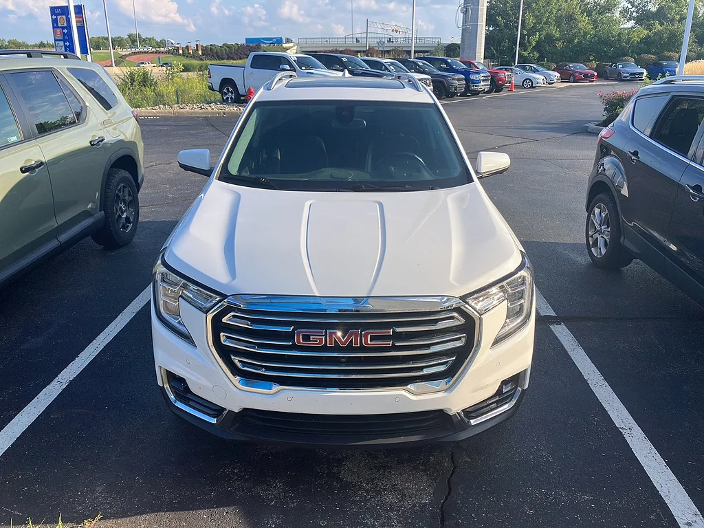 Used 2022 Summit White GMC SLT image 2
