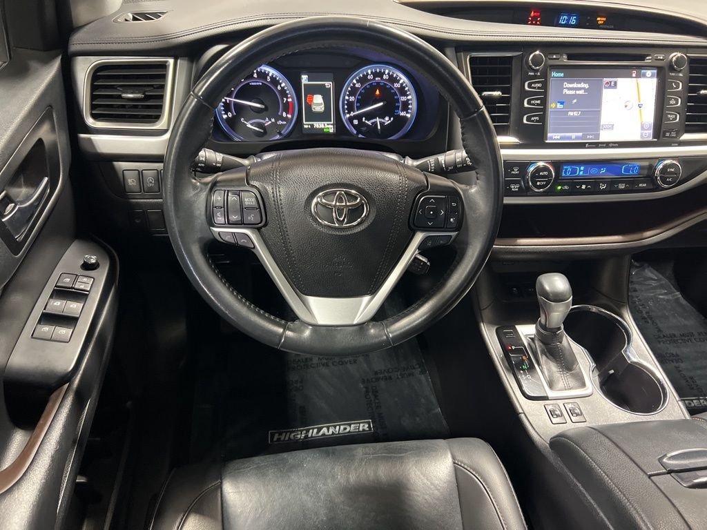 Used 2019 Gray Toyota XLE image 14