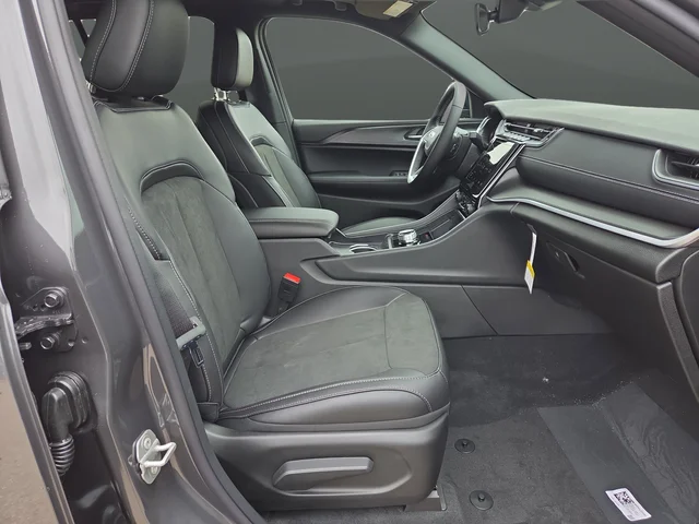 2025 Jeep Grand Cherokee Altitude - Photo 32