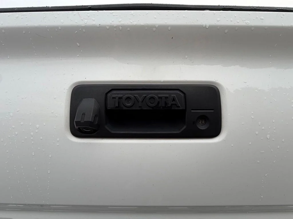 Used 2018 White Toyota SR5 image 43
