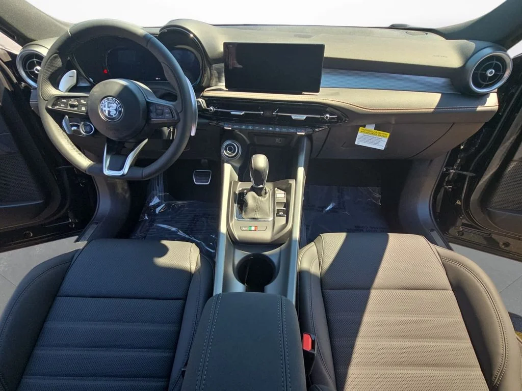 New 2026 Alfa Black Exterior Paint Alfa Romeo Base image 9