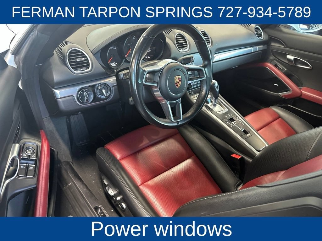 Used 2019  Porsche  image 7