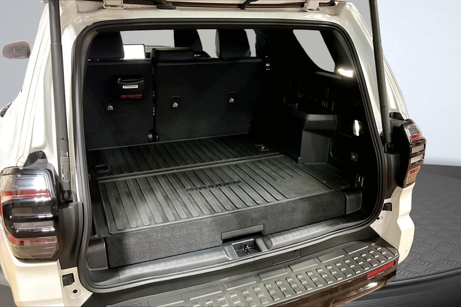 Used 2025 Wind Chill Pearl Toyota Platinum HV image 5