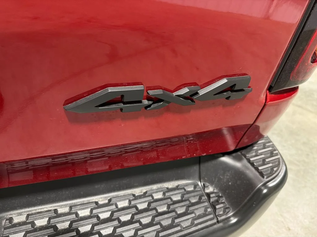 New 2026 Molten Red Pearl-Coat Exterior Paint RAM Warlock image 9