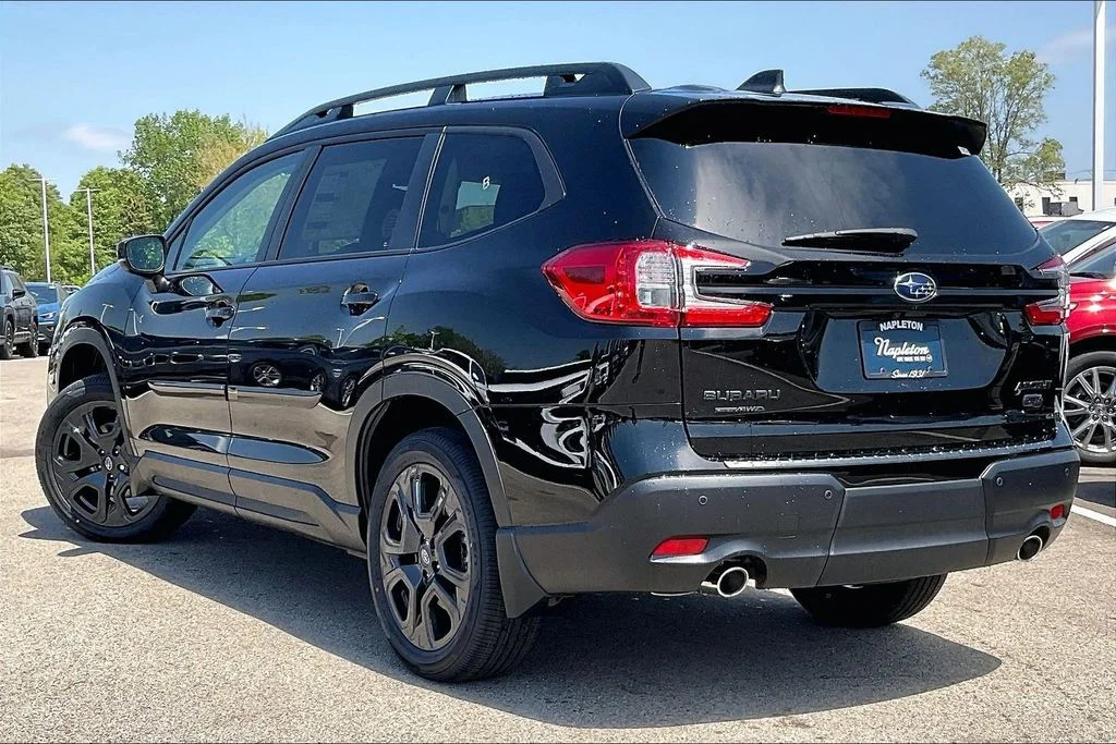 New 2026 CRYSTAL BLACK SILICA Subaru Onyx Edition Touring 7-Passenger image 3