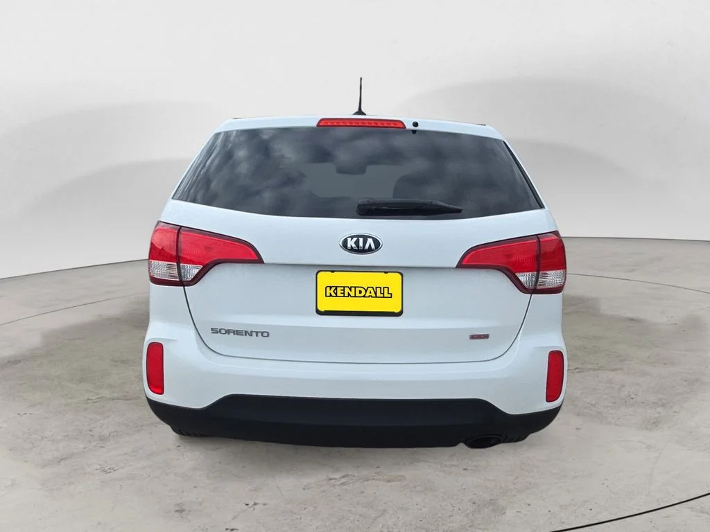 Used 2015 White Kia LX image 4