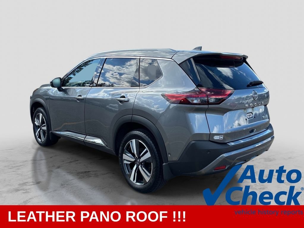 Used 2023 Gray Nissan SL image 5