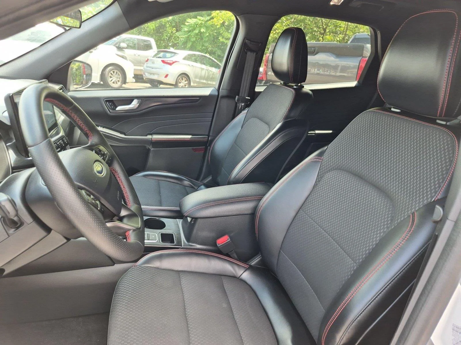 Used 2024 Star White Metallic Tri-Coat Ford ST-Line image 18