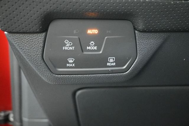 Used 2024 Red Volkswagen 2.0T SE w/Technology image 21