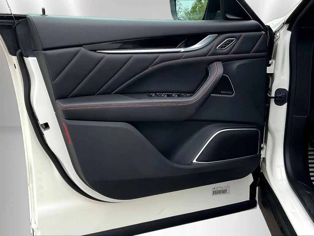 Used 2024 Bianco Maserati Modena image 20