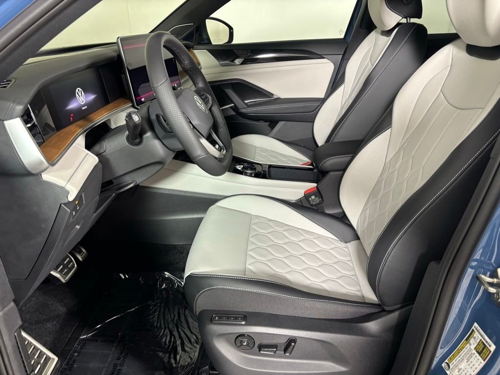 2026 Volkswagen Tiguan SEL R-LINE TURBO - Photo 9