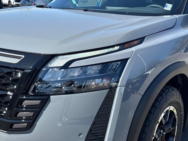 New 2026 Boulder Gray Pearl / Super Black Two-tone Nissan Rock Creek® image 10