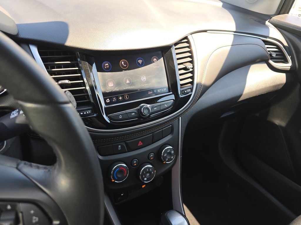 Used 2022 White Chevrolet LT image 24