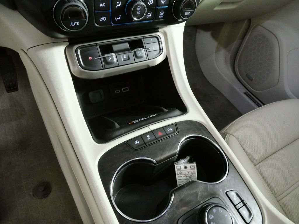 Used 2020 White GMC Denali image 15
