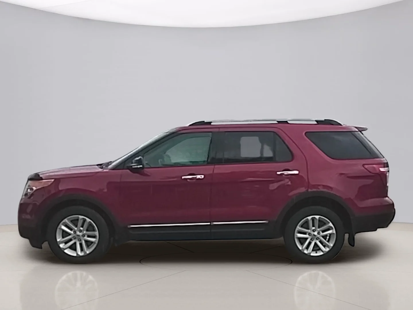 Used 2013 Red Ford XLT image 2