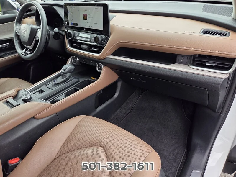 Used 2024 Pearl TOYOTA PLATINUM AWD image 23