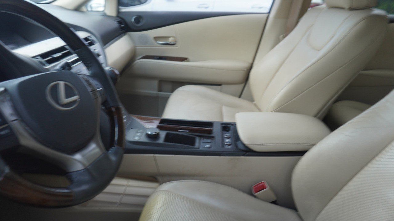 Used 2013 White Lexus  image 9