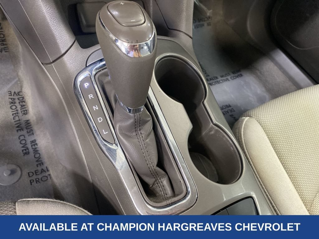Used 2017 SUMMIT WHITE Chevrolet LT image 21